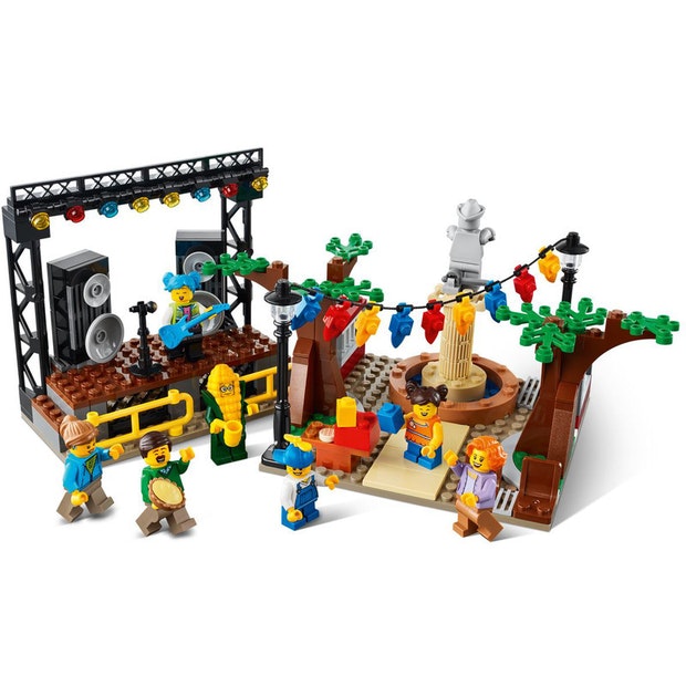 LEGO City 60271 Main Square - Lego City - Toys101